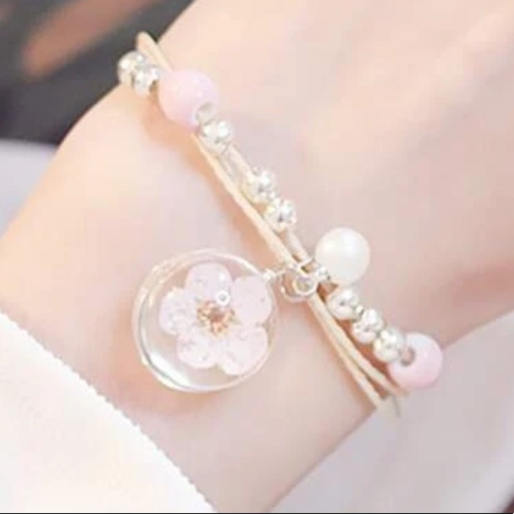 🌸Gorgeous Encased Flower Pendant Charm Silver Beaded Multi-Strand Bracelet🌸